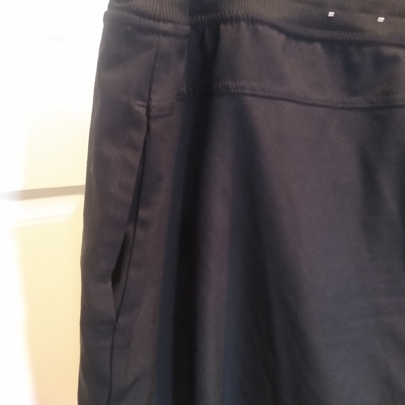 StJohns Bay XL Active Black Skirt/Shorts - Picture 4 of 5